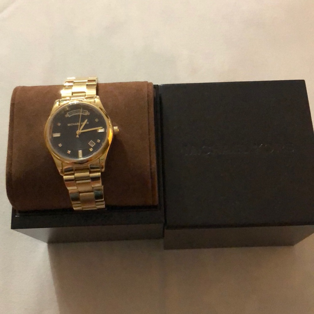 Micheal kors Watch - Picture 2 of 3